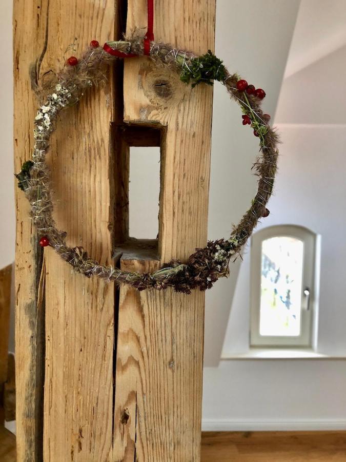 Raumausbeute Design Hoher Priester